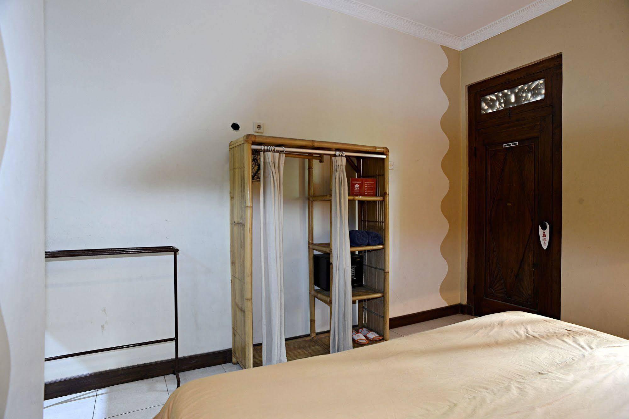 Zen Rooms Malioboro Sosrowijayan Wetan Γιογκιακάρτα Εξωτερικό φωτογραφία